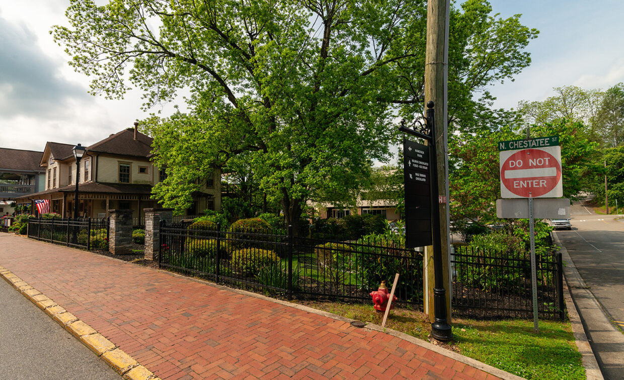 The corner park