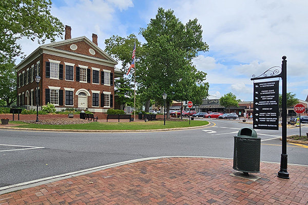 Downtown Dahlonega North / Gold Museum